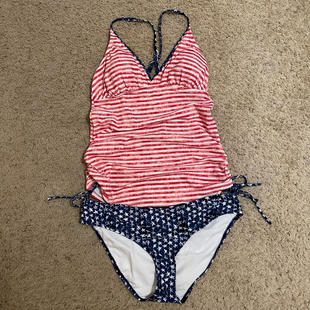 Cali Waves Juniors' Tankini Bathing Suit set Classic Stars And Stripes. Like New